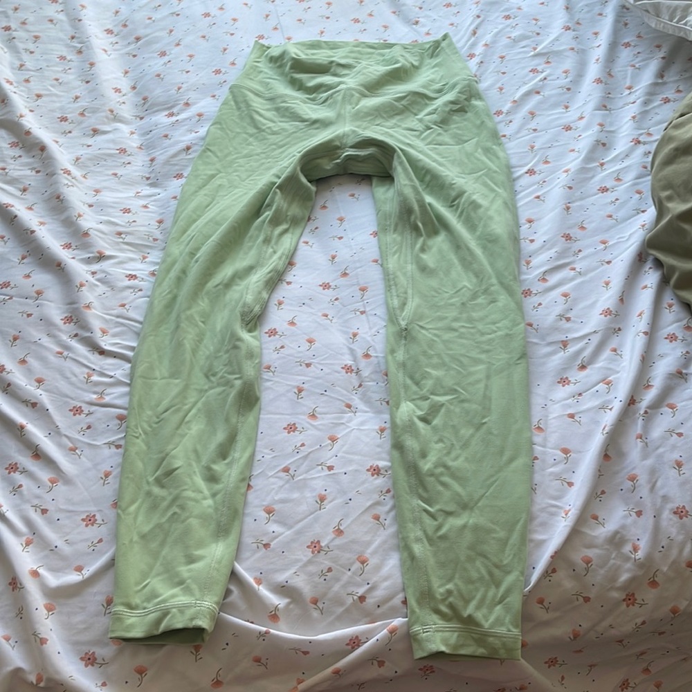 Lululemon size 8, mint green leggings